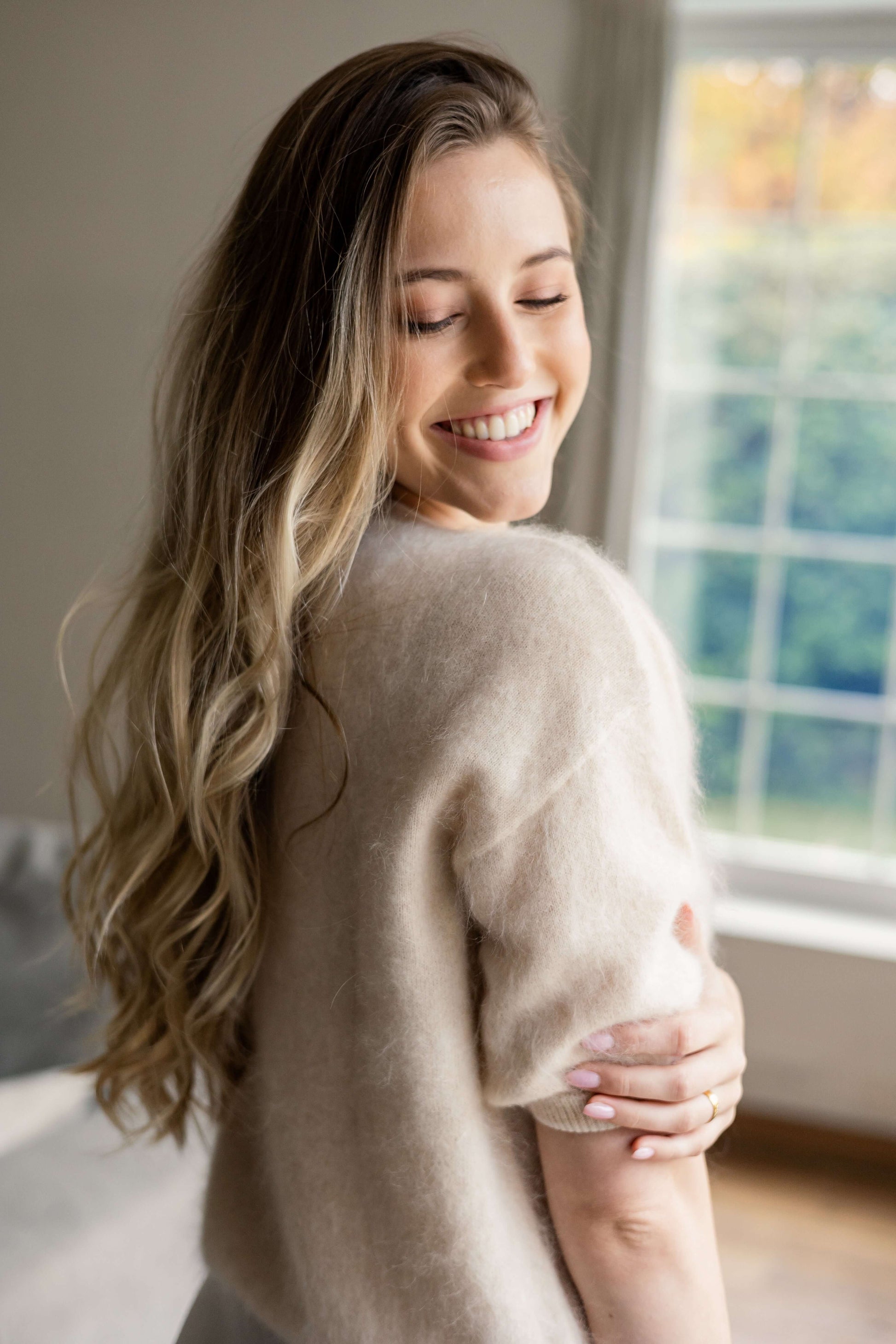 Odette Brushed short sleave sweater - Beige - Maison Lointaine  - 100% Sustainable Cashmere