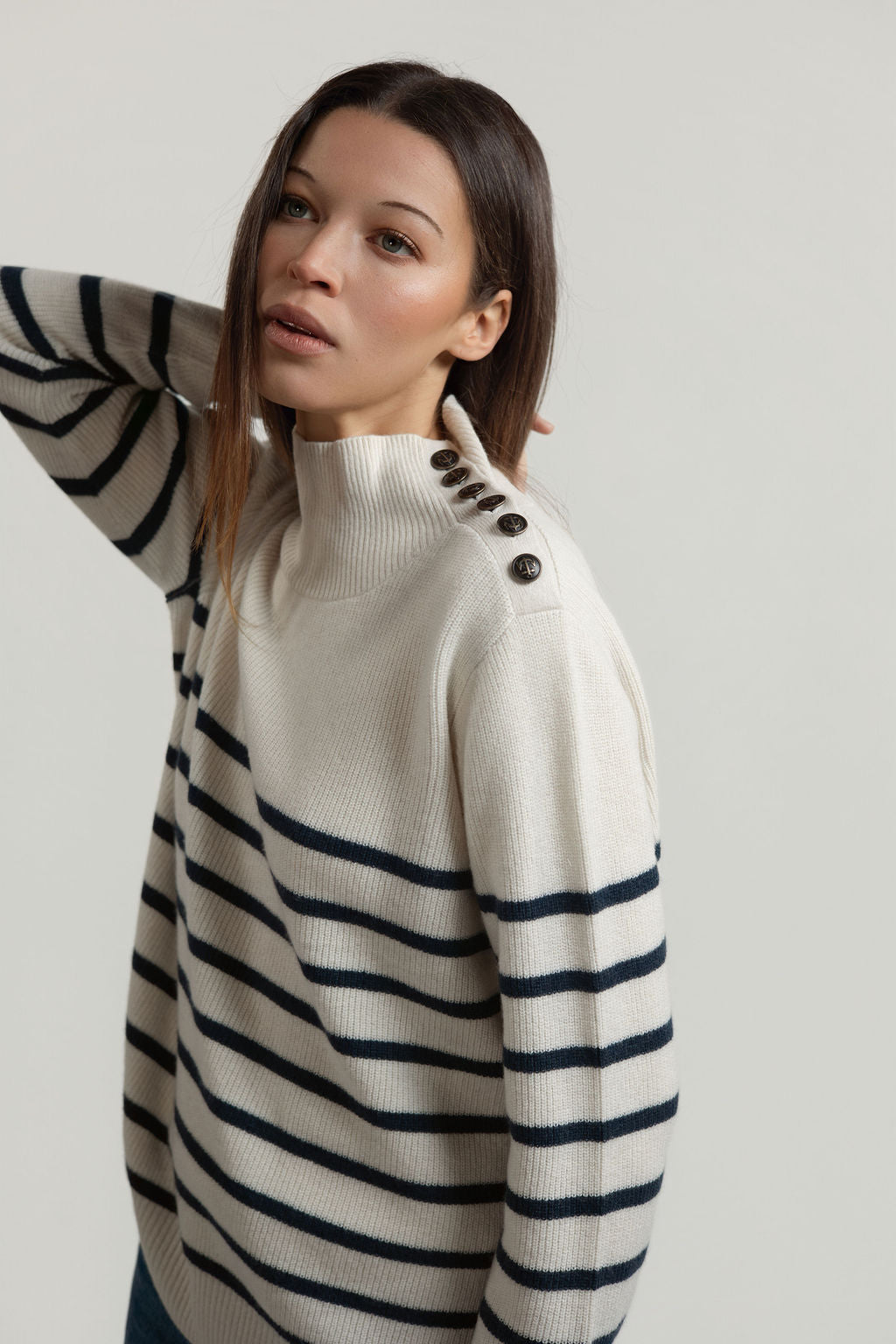 Harbor Hug - Marine Off White - Maison Lointaine  - 100% Sustainable Cashmere