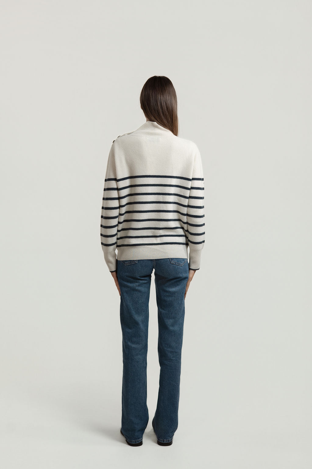 Harbor Hug - Marine Off White - Maison Lointaine  - 100% Sustainable Cashmere