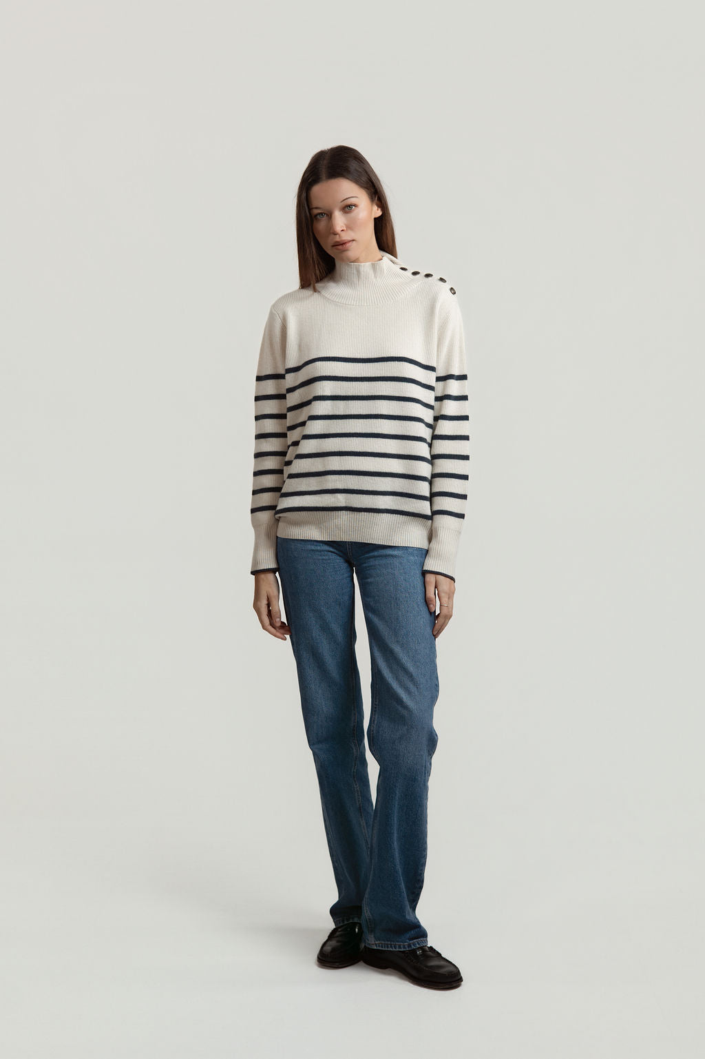 Harbor Hug - Marine Off White - Maison Lointaine  - 100% Sustainable Cashmere