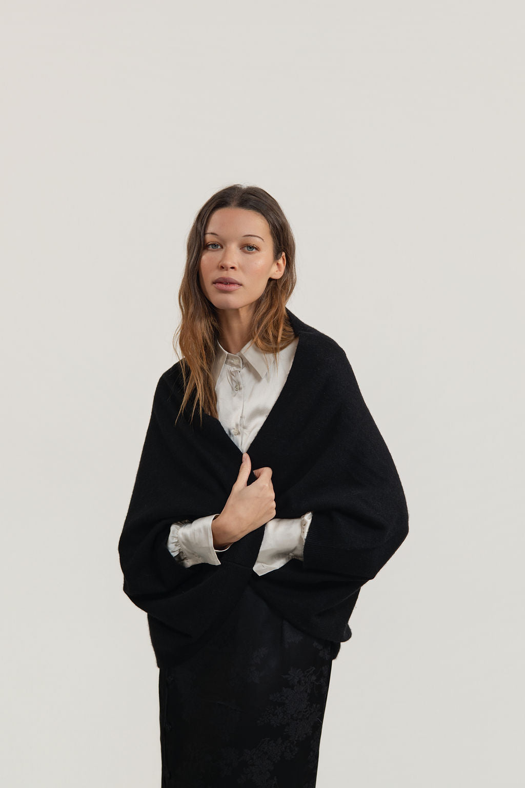 Elle Shawl - Black - Maison Lointaine  - 100% Sustainable Cashmere