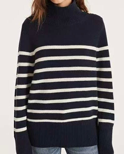 Harbor Hug - Marine Blue/White - Maison Lointaine  - 100% Sustainable Cashmere