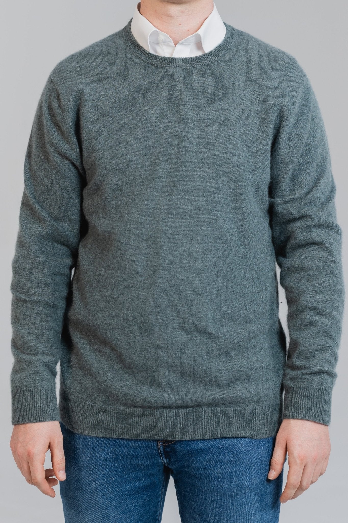 Maison Lointaine Classic Cashmere Crew Neck 100% pure sustainable cashmere