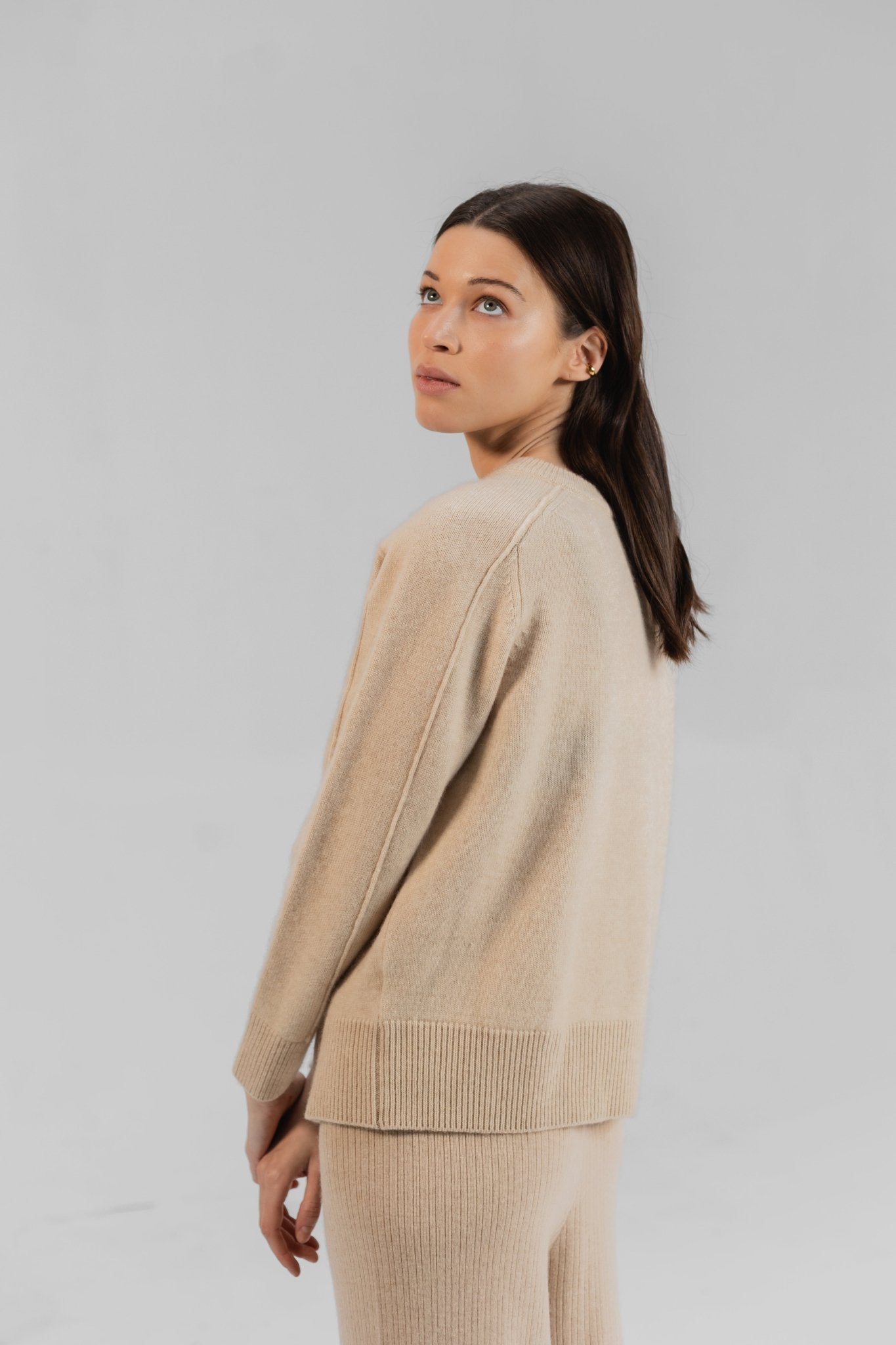 Naked Truth - sweater - Maison Lointaine 